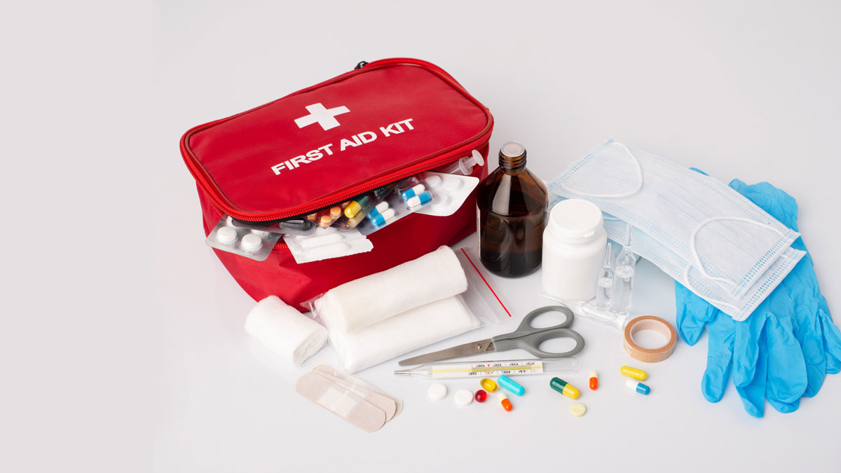 What Should Be Kept in First Aid Box। फर्स्ट एड बॉक्स बनाने का तरीका