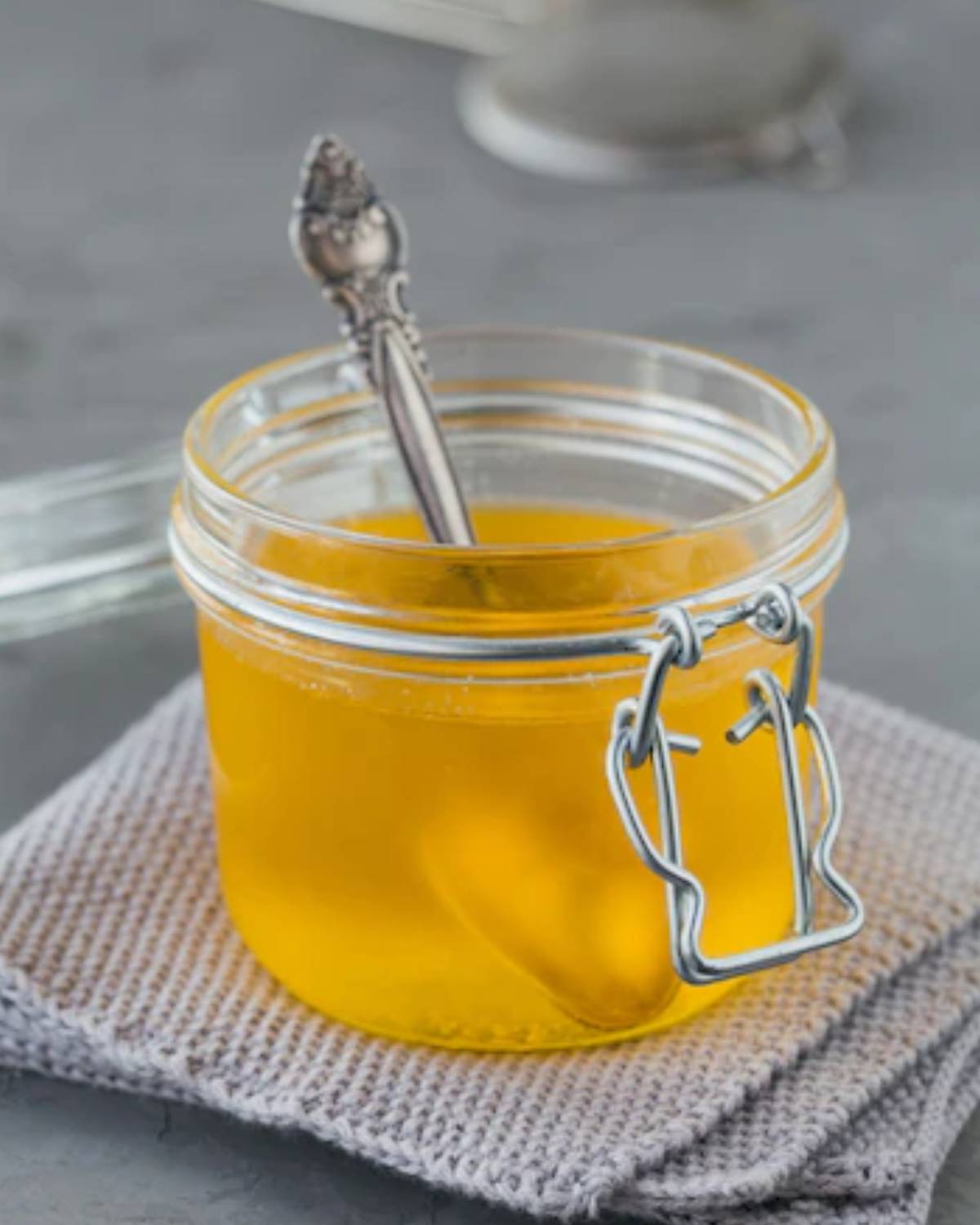 ghee and oil for dark lips