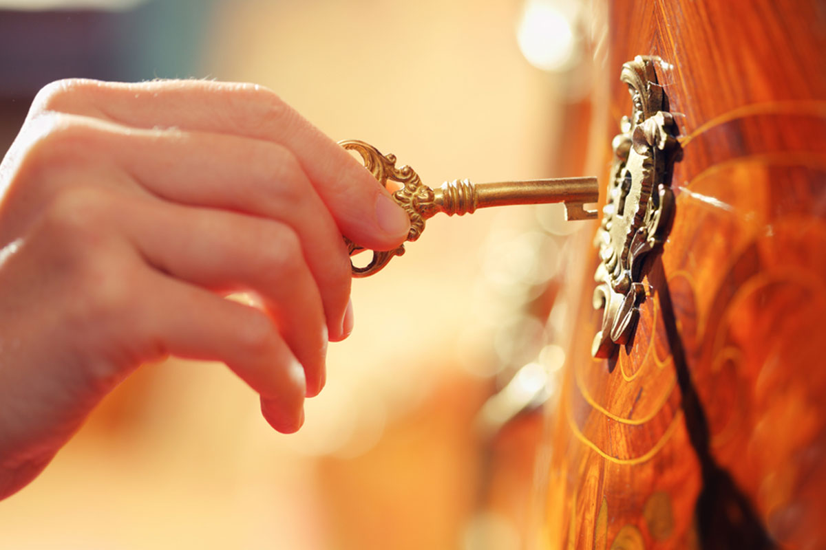 gold jewellery at home according to vastu