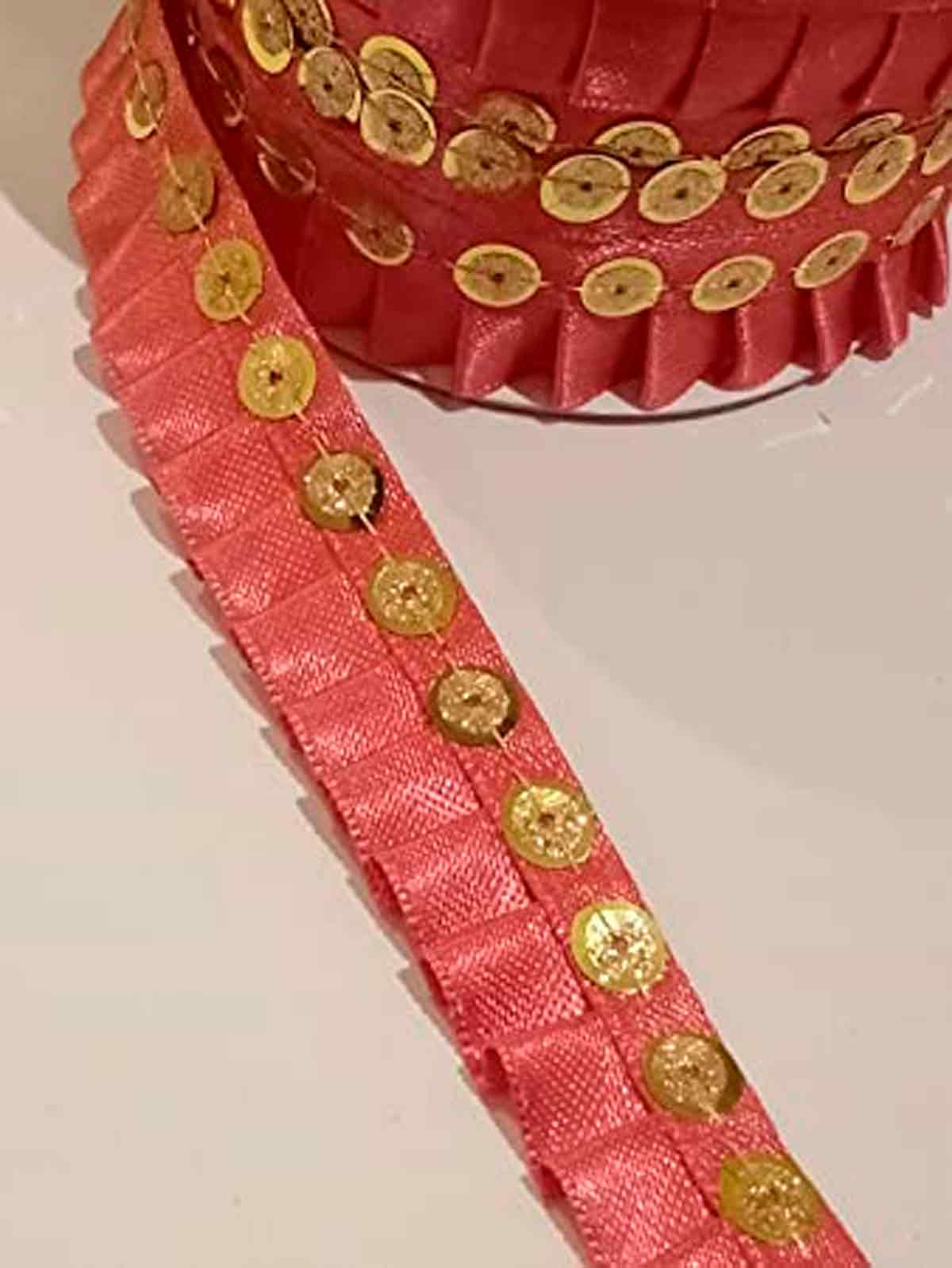 how to decorate wall