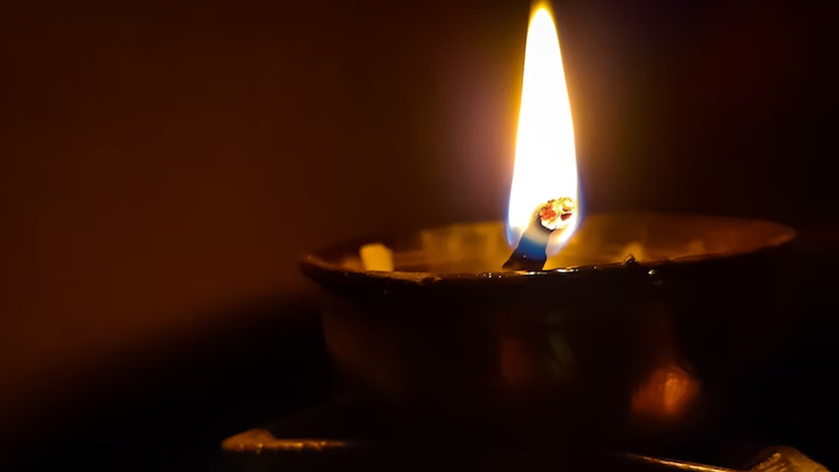 how to lit deeya at home