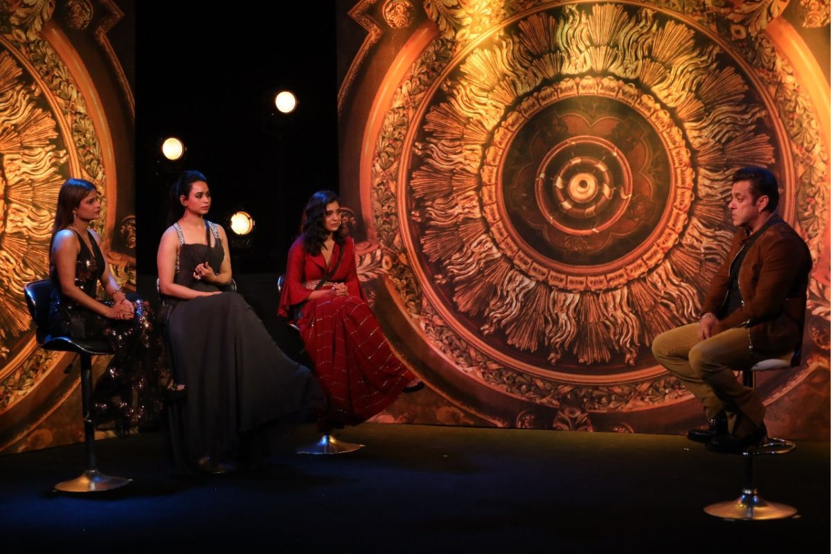 inside elimination of housemates buzzer