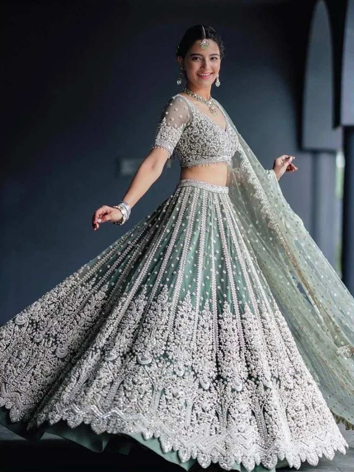 jarkan bridal lehenga