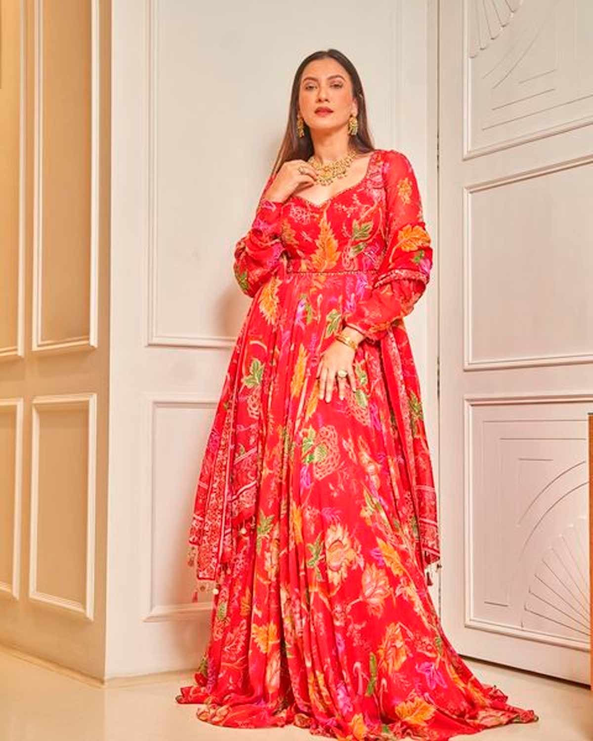 know about bigg boss love traingles