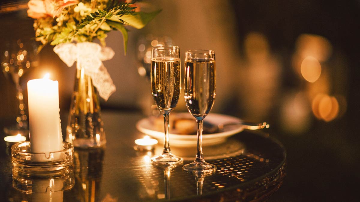 Best Places For Candle Light Dinner रोमांटिक कैंडल लाइट डिनर के लिए