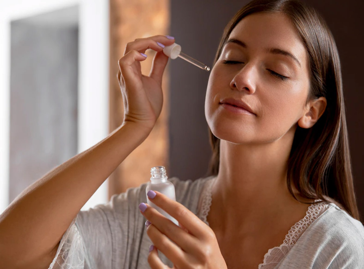 Homemade Rosehip Oil Under Eye Serum रोज़हिप ऑयल से बनाएं अंडर आई सीरम Rosehip Oil Se Banaye