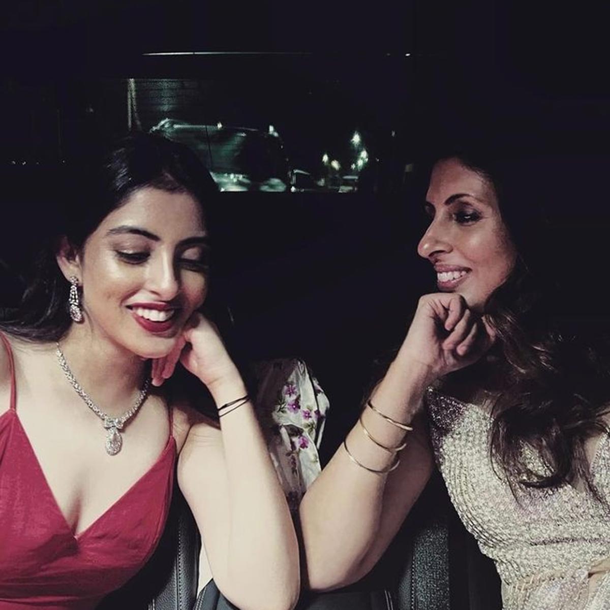 sweta nanda and navya naveli mother daughter duo