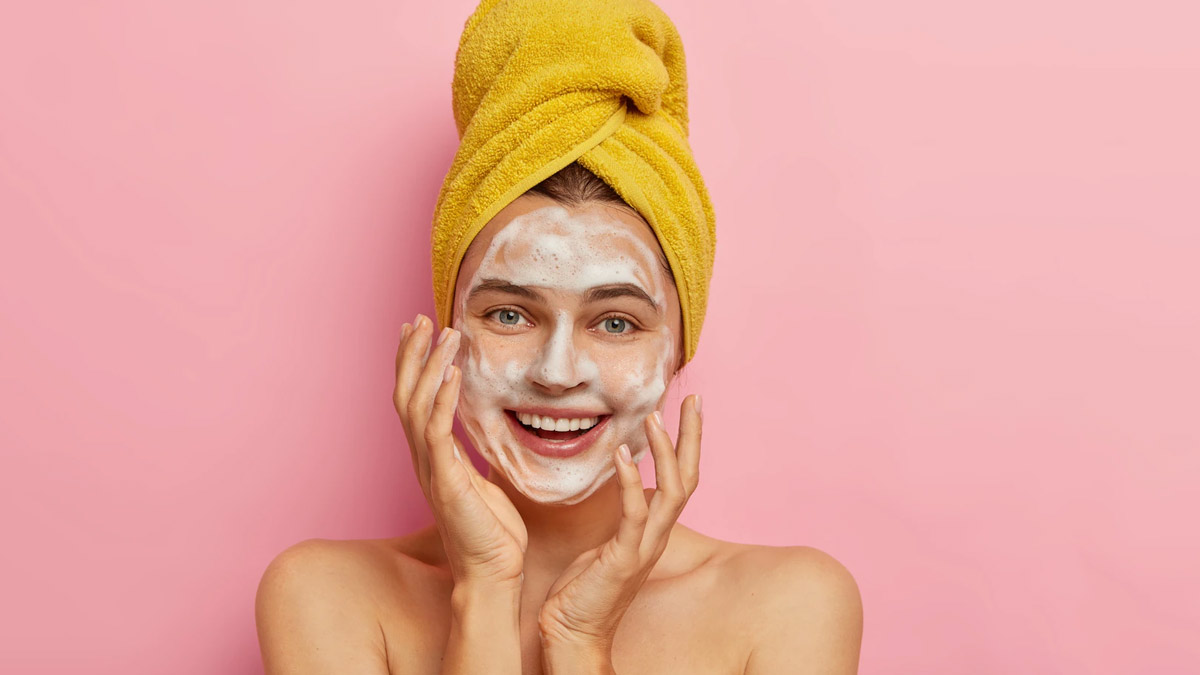 Skin Care Tips ड्राई स्किन के लिए फेस वॉश Face Wash For Dry Skin