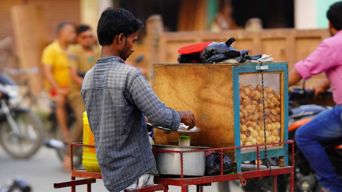 what to eat in acharya niketan market