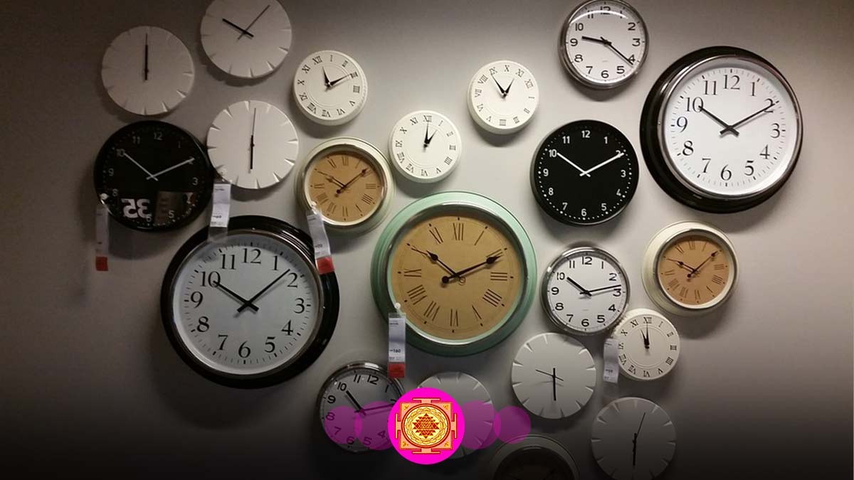 Can Wall Clock Face Main Door दक्षिण दिशा में घड़ी लगाने से क्या होता