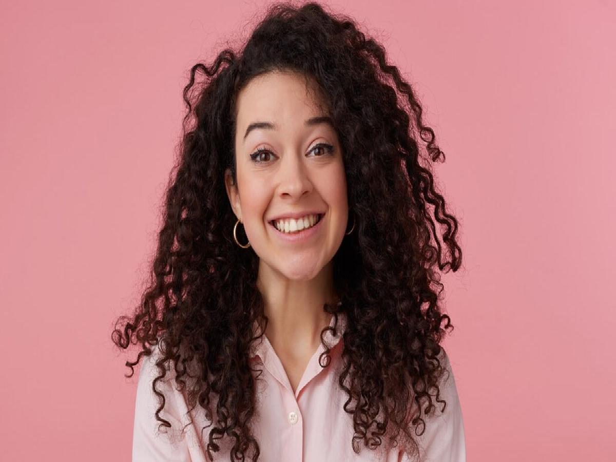 Do Not Do These Curly Hair Styling Mistakes | कर्ली हेयर से जुड़ी स्टाइलिंग  मिसटेक्स| Curly Hair Se Judi Styling Mistakes | curly hair styling mistakes  you should avoid | HerZindagi