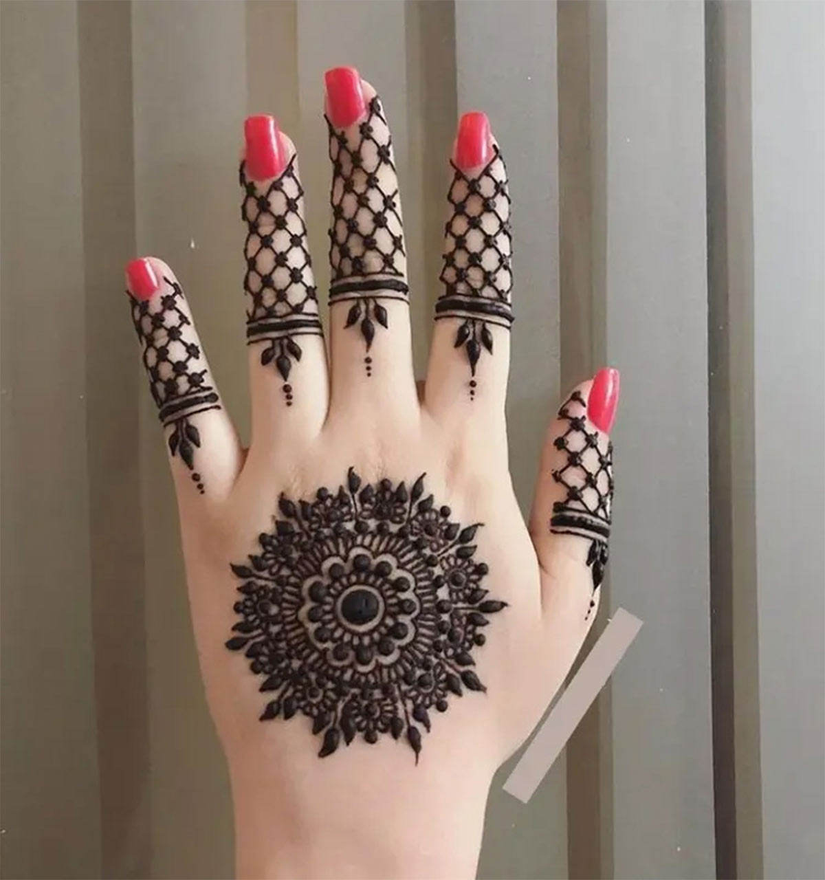 लेटेस्ट जाल मेहंदी डिज़ाइन देखकर किसी की नज़र नहीं हटेगी: Jaal Mehndi Design  - Grehlakshmi