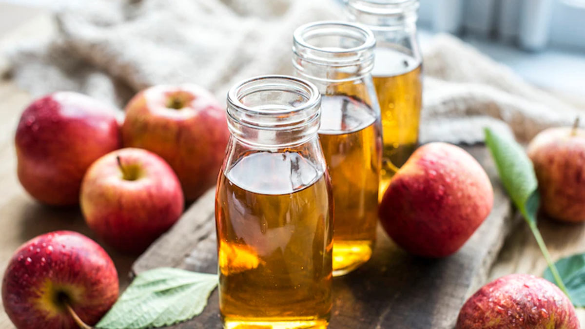 5 Kitchen Ingredients To Get Rid Of Dark Elbows, Knees & Underarms