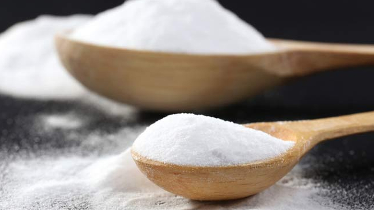 baking powder cleaning hacks