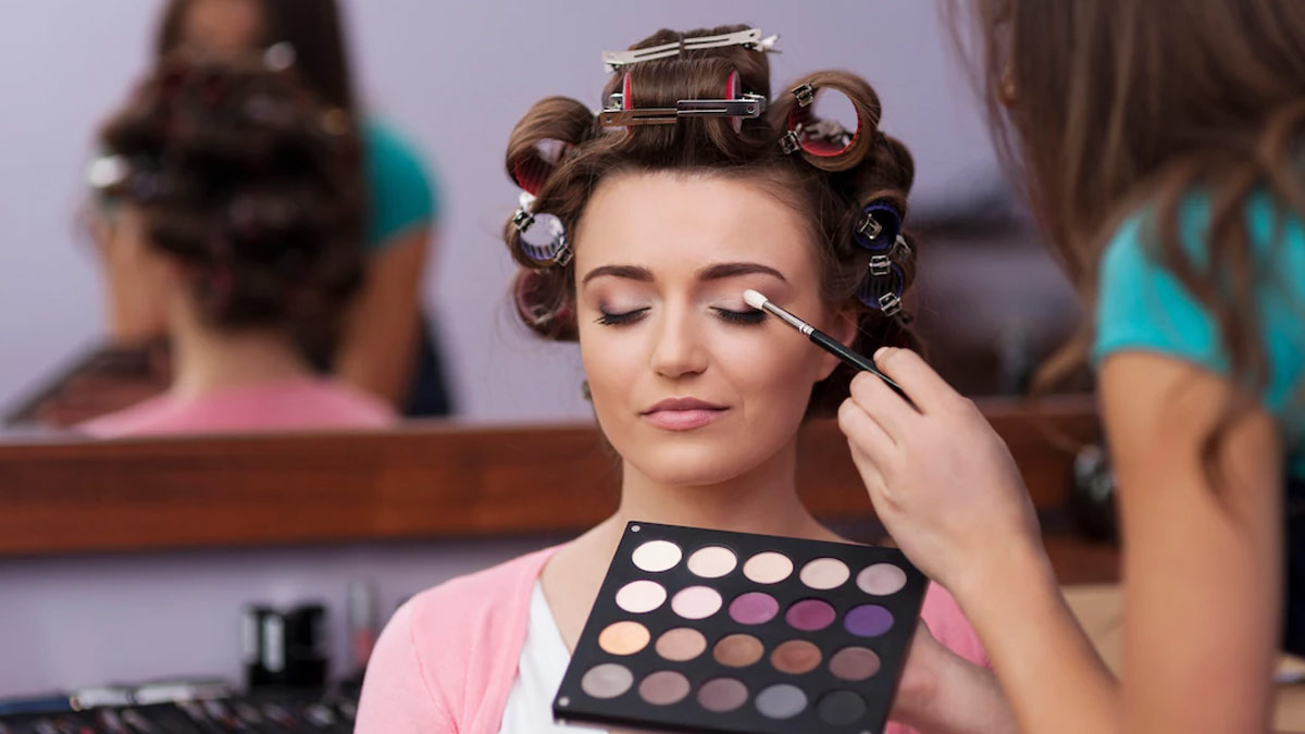 How to Make Your Makeup Routine EcoFriendly मेकअप रूटीन को ईको