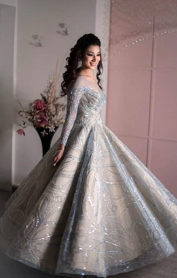 Plus Size Women Dresses Ideas for Wedding in Hindi | plus size women  dresses ideas for wedding | HerZindagi