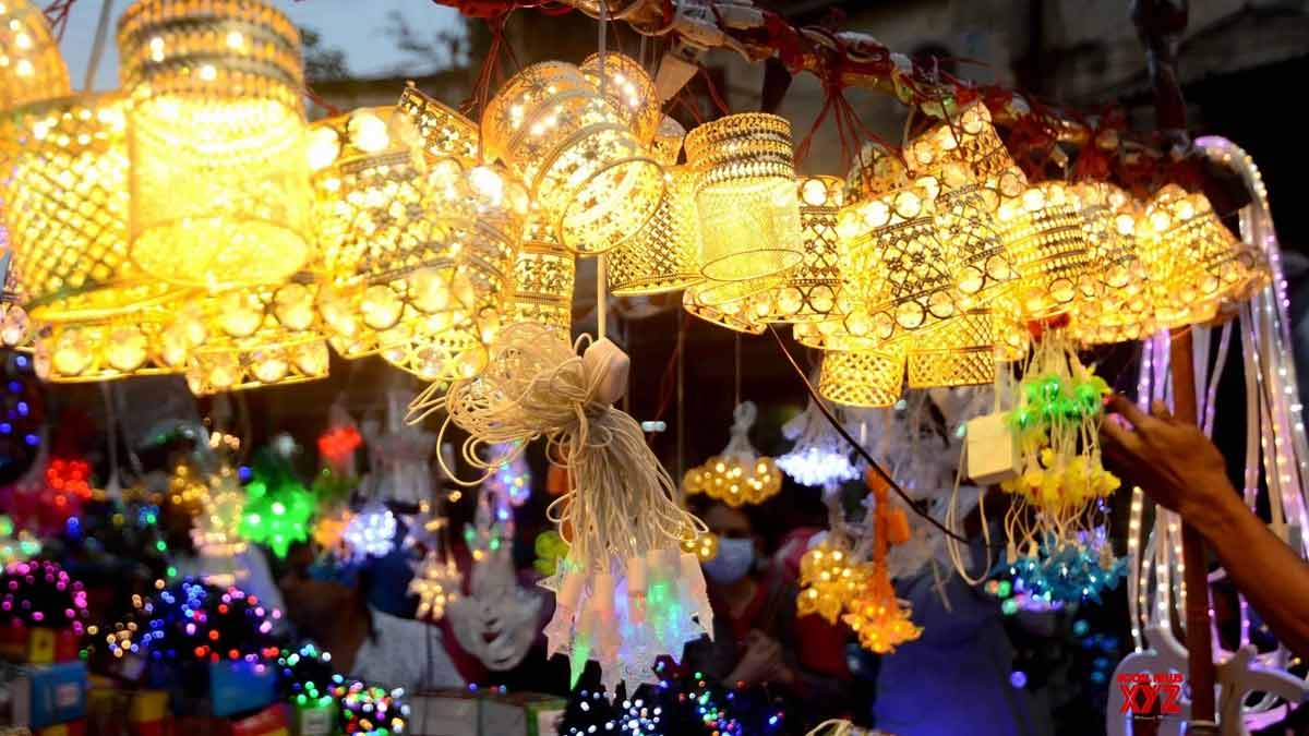 Cheap Place To Buy Diwali Lights In Delhi| भागीरथ पैलेस मार्केट दिल्ली | Diwali Shopping Places In Delhi | bhagirath palace light market in delhi | HerZindagi