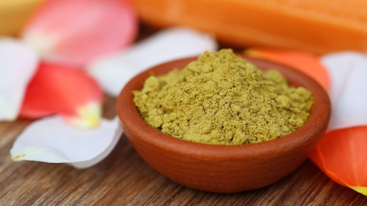 green henna mehndi hair colour treatment at home