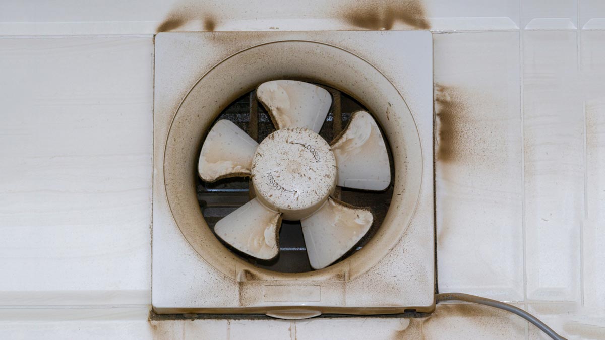 how to clean kitchen exhaust fan pad in hindi