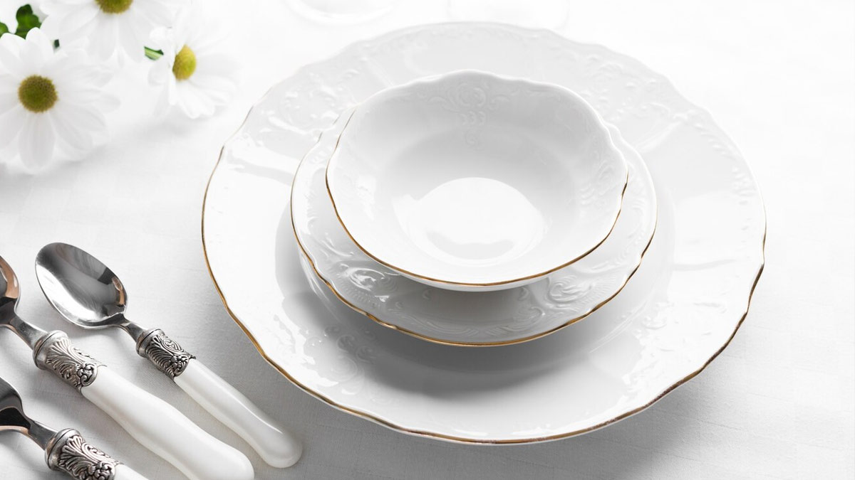 how-to-clean-white-plates