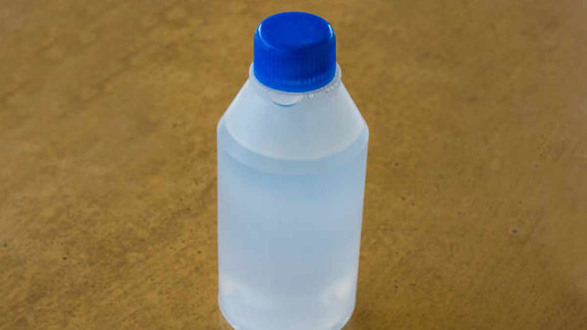 how to clean plastic chair from hydrogen peroxide in hindi