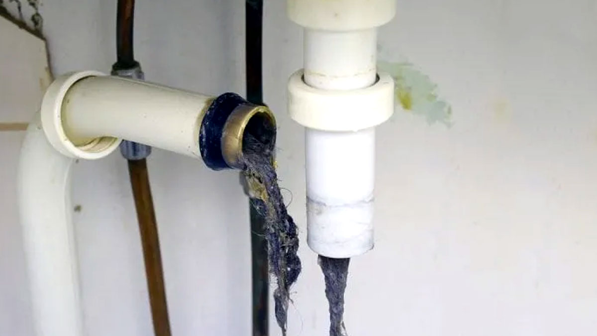 how to unclog kitchen sink pipe