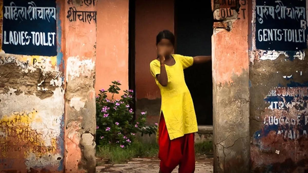 Should you Sit or Squat to Pee| पब्लिक टॉयलेट से जुड़े टिप्स | Public ...