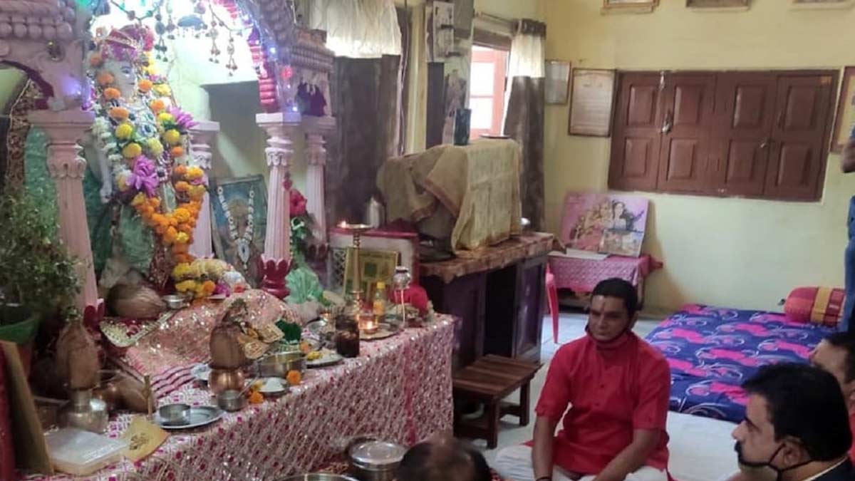 know all about dhanvantari temple in indore in hindi