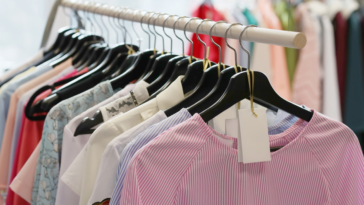 tibetan market for clothes shopping