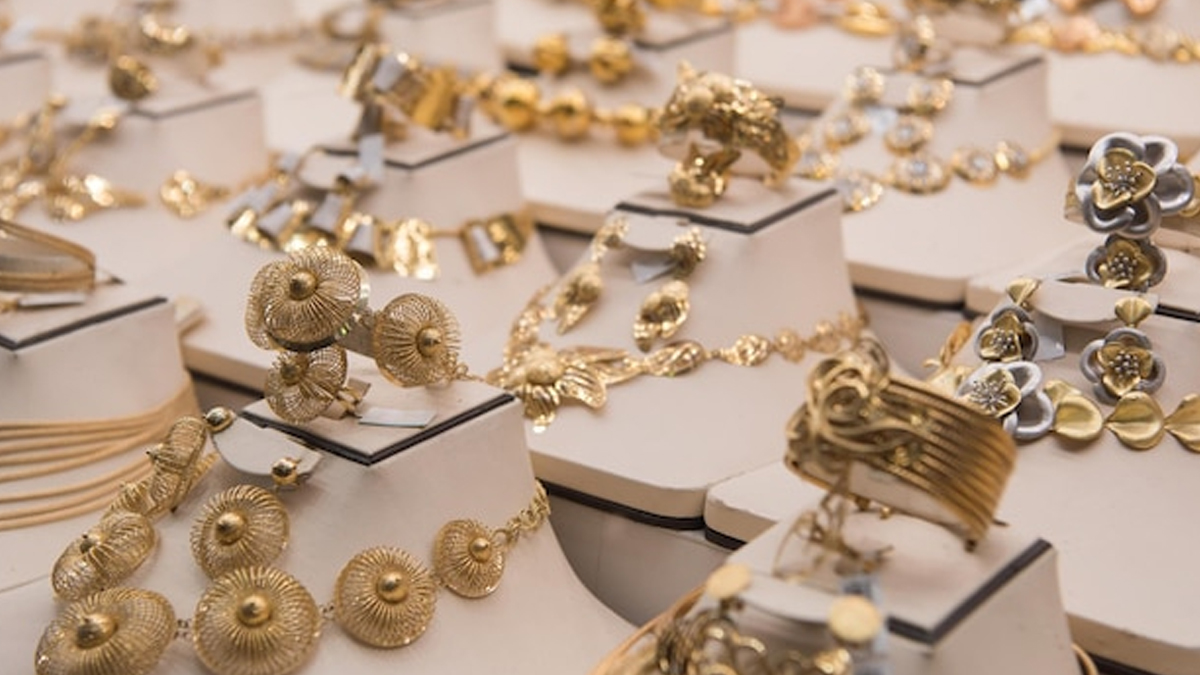 tibetan market for jewellery shopping