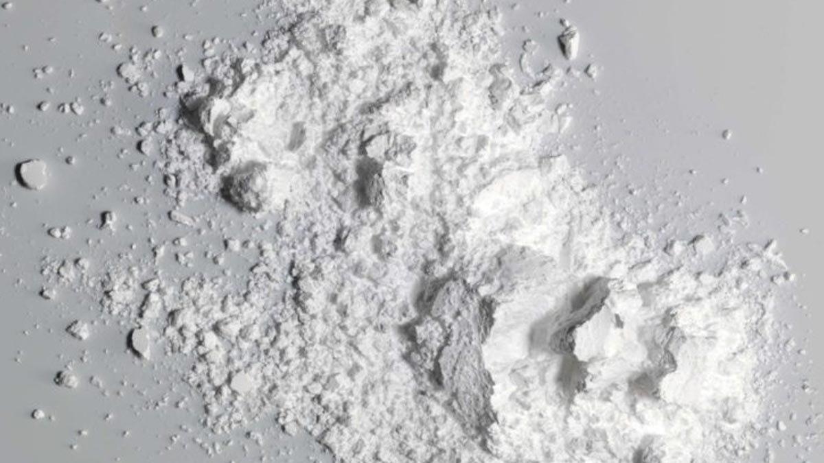 tips to clean plastic chair from hydrogen peroxide