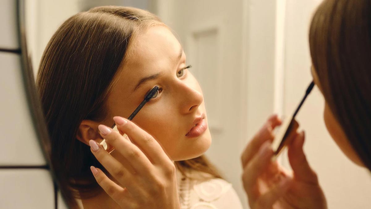 Apply Mascara With Spoolie