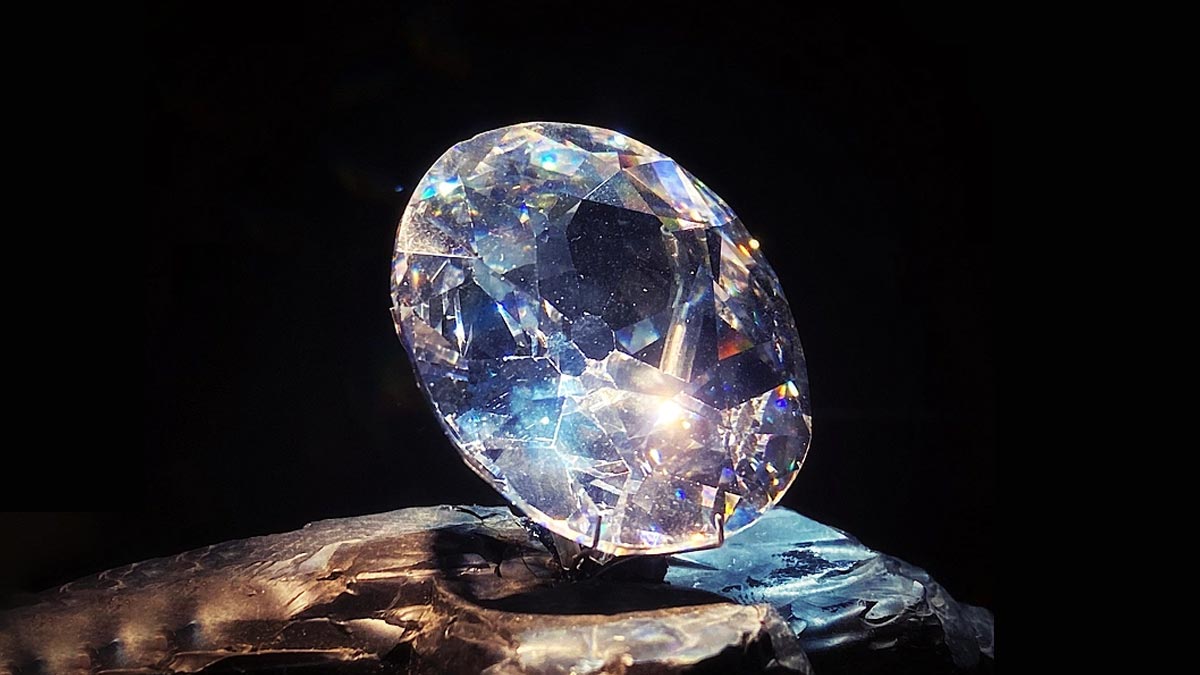 How The British Took The Kohinoor Diamond From India