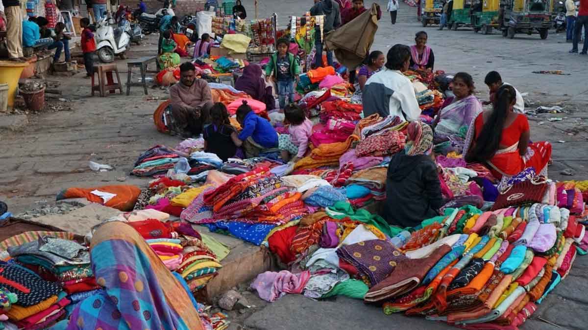 Shanivari Market surat street market