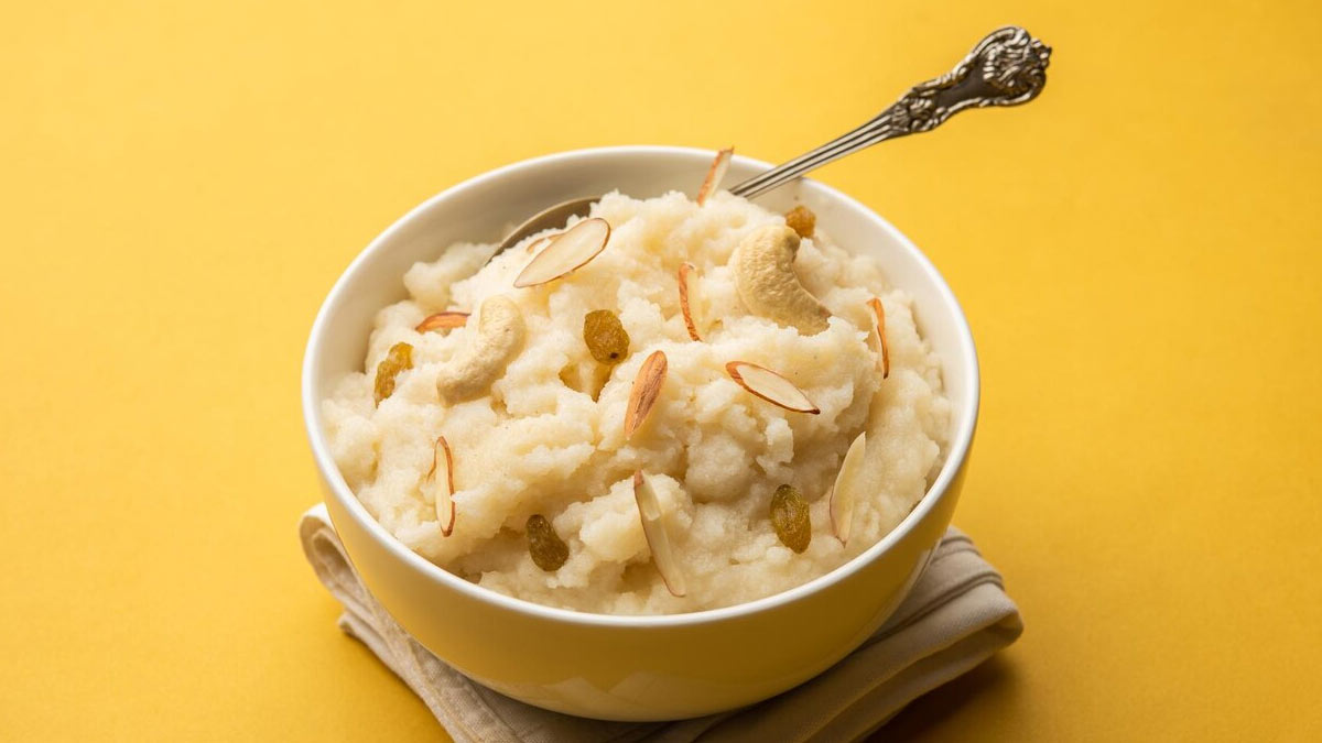 Suji halwa for thali