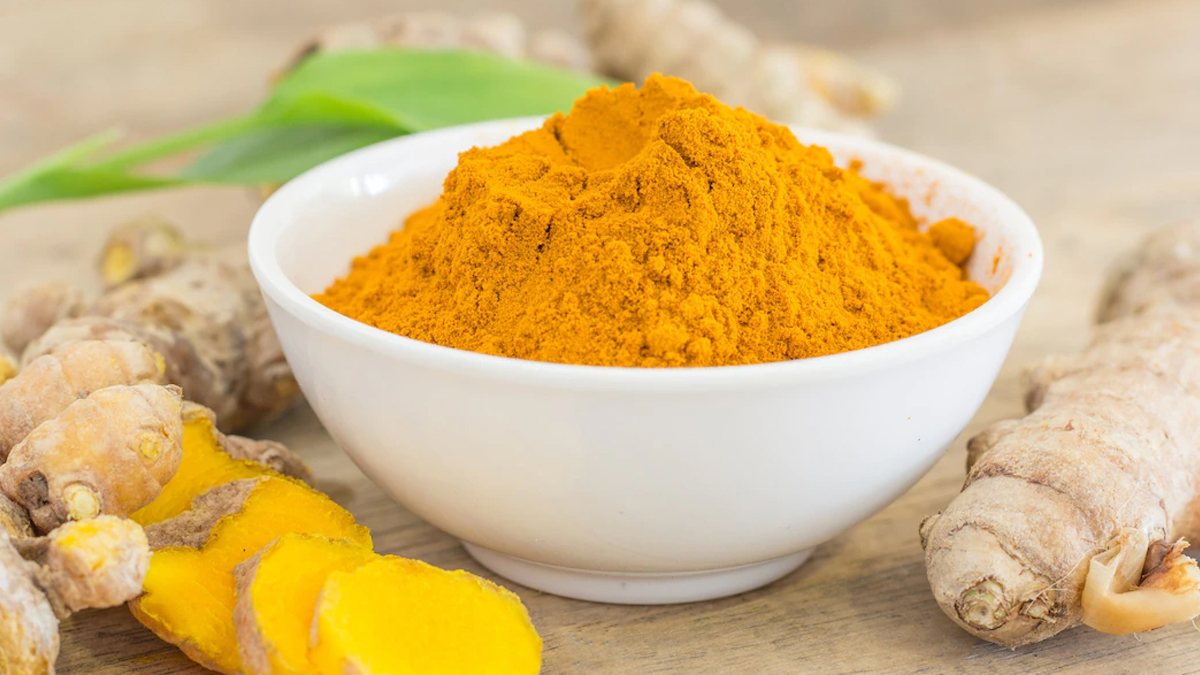 Turmeric plant in hindi