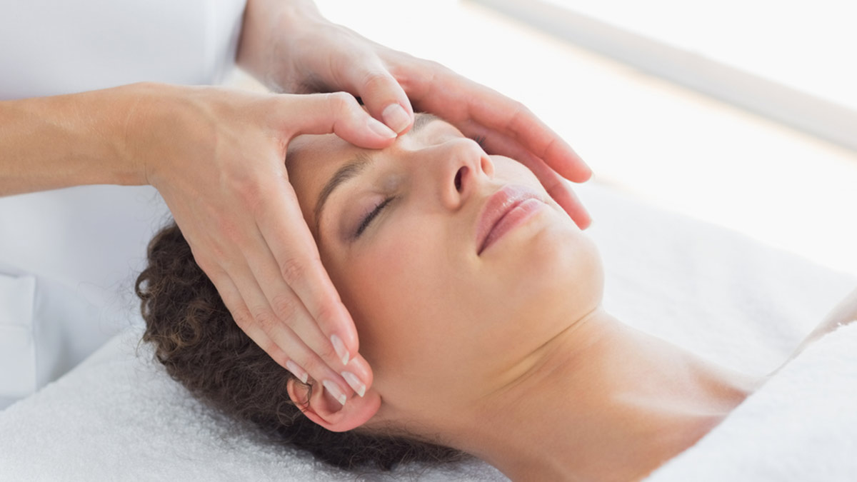 Use Finger Tips For Glowing Skin