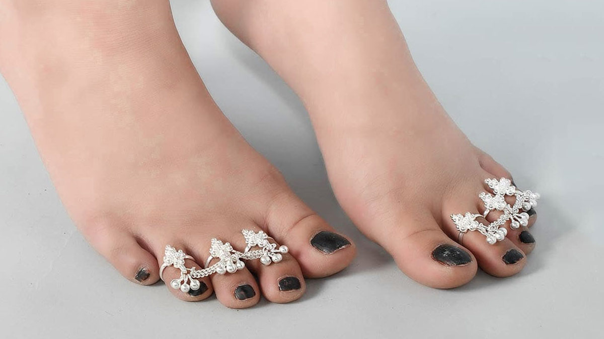 Toe Ring Designs| बिछिया के खूबसूरत डिजाइन| Silver Bichiya Ke Designs | silver toe ring designs | HerZindagi