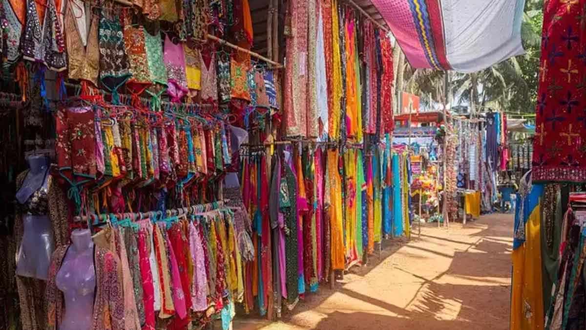 chor bazaar market for girls shopping
