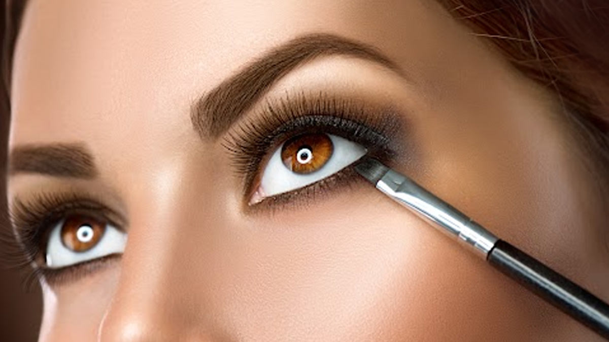 eye makeup for lower lash line