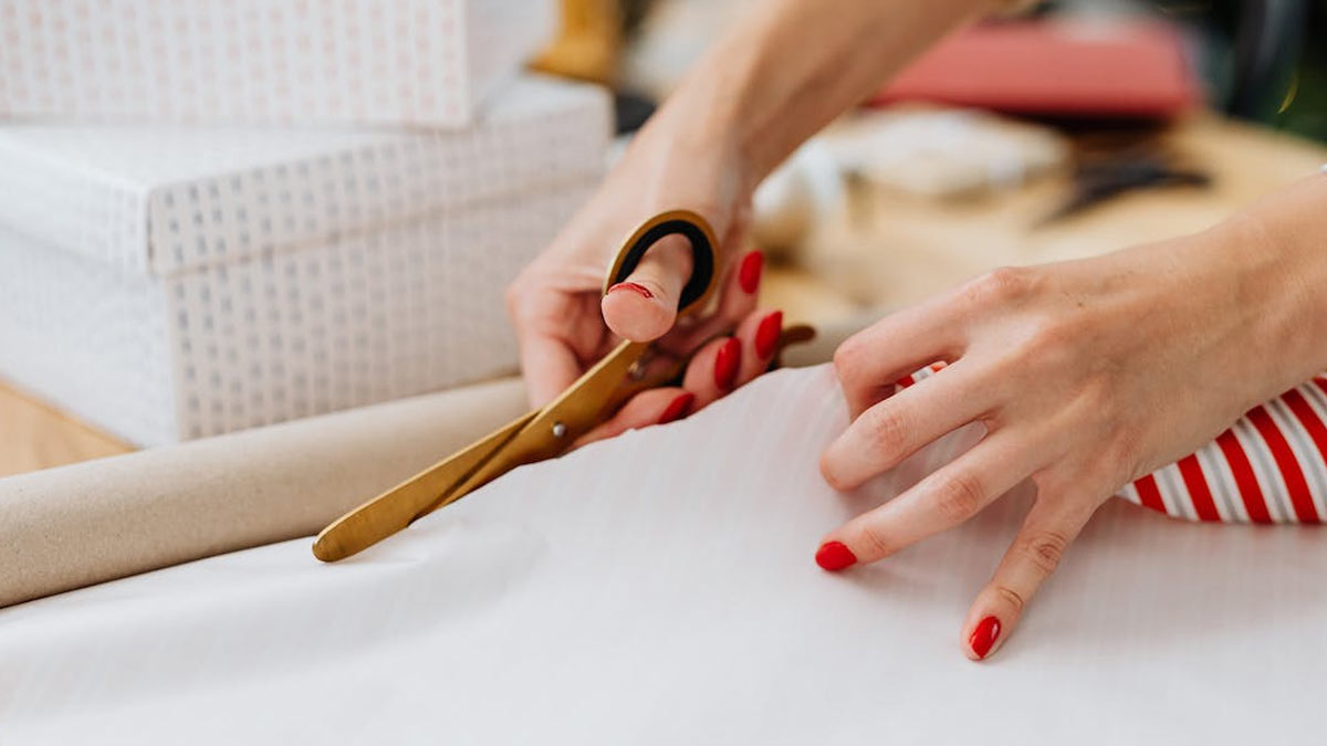 कैसे करें कैंची की धार को तेजHow To Sharpen Scissors At HomeKaise