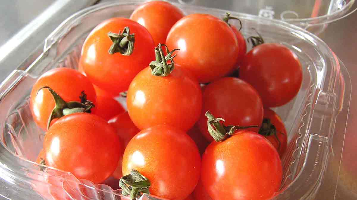 how clean brass with tomato