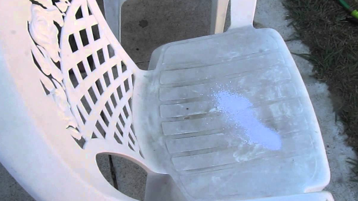 How To Clean White Plastic Chairs कुर्सी को कैसे साफ करें Safed Kursi Kaise Saaf Karen how