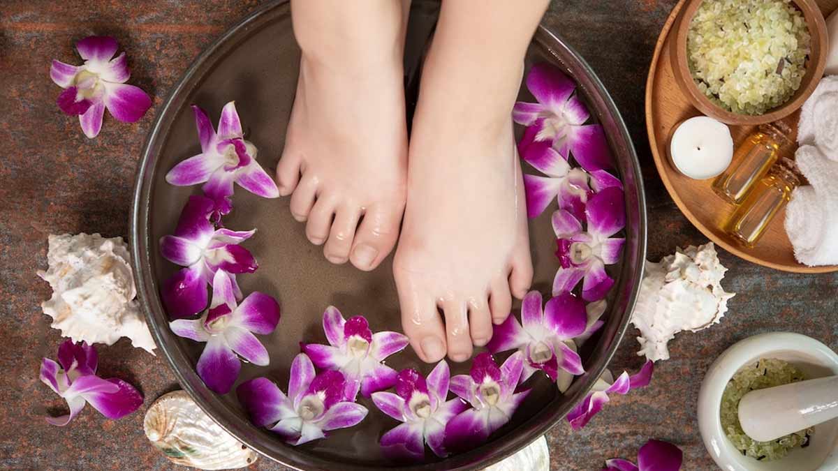 how to clean toe