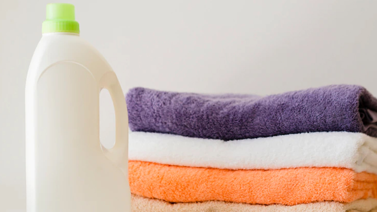 What is Fabric softenerफैब्रिक सॉफ्टनरKya Kapdo Ke liye Softener