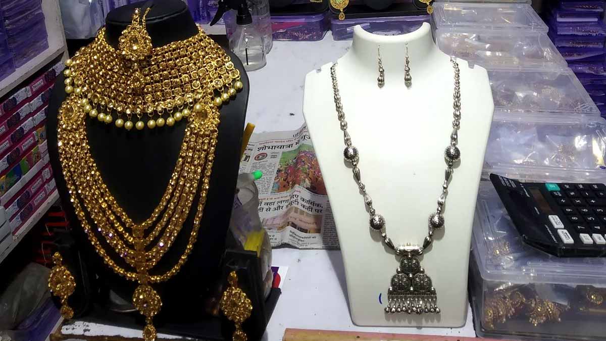 jewellery shopping market