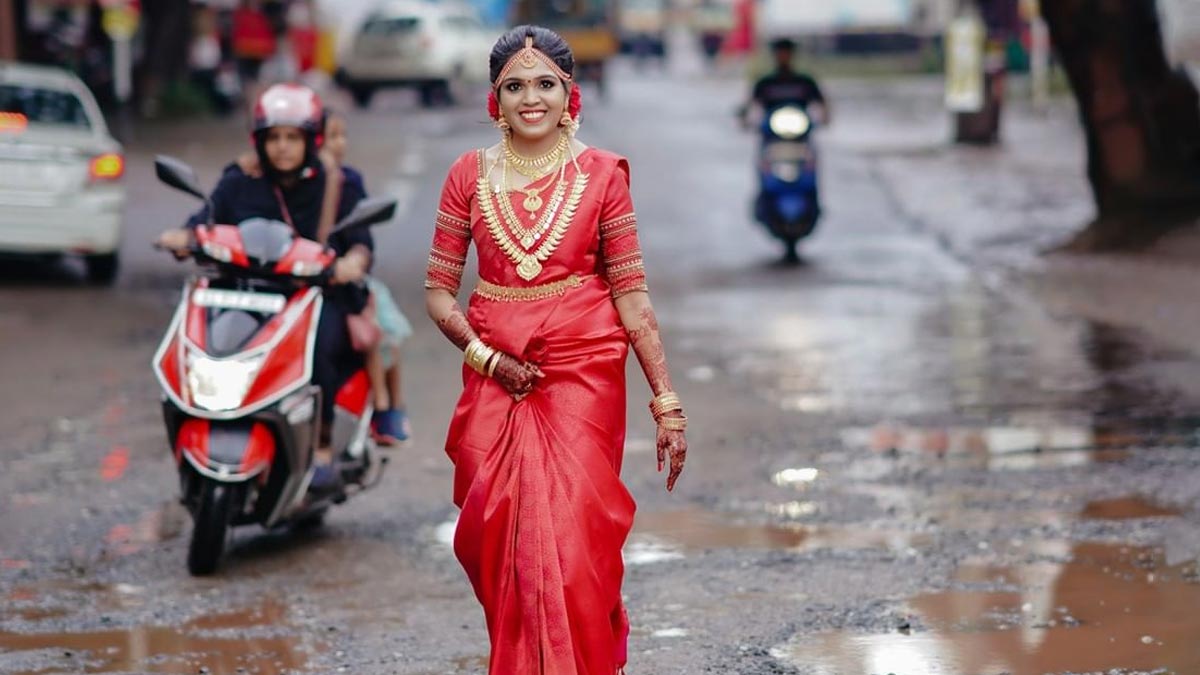  Kerala Bride's Photoshoot In Pothole-riddled Road Amuses Internet