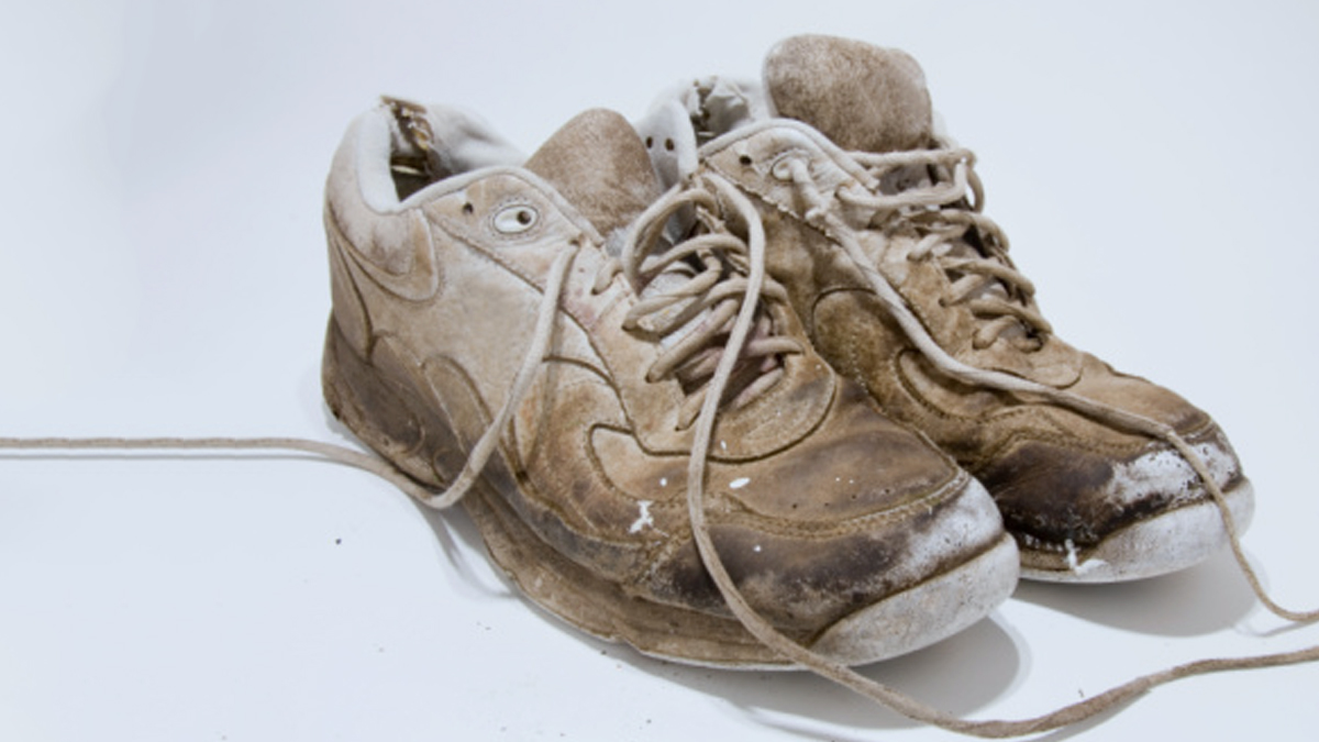 how-do-you-quickly-clean-your-sneakers-shoes