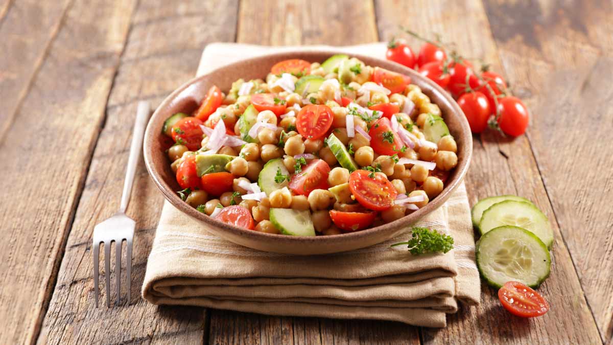 3 ProteinRich Salad Recipes For Vegans HerZindagi