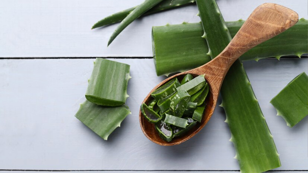 Alovera remove tanning